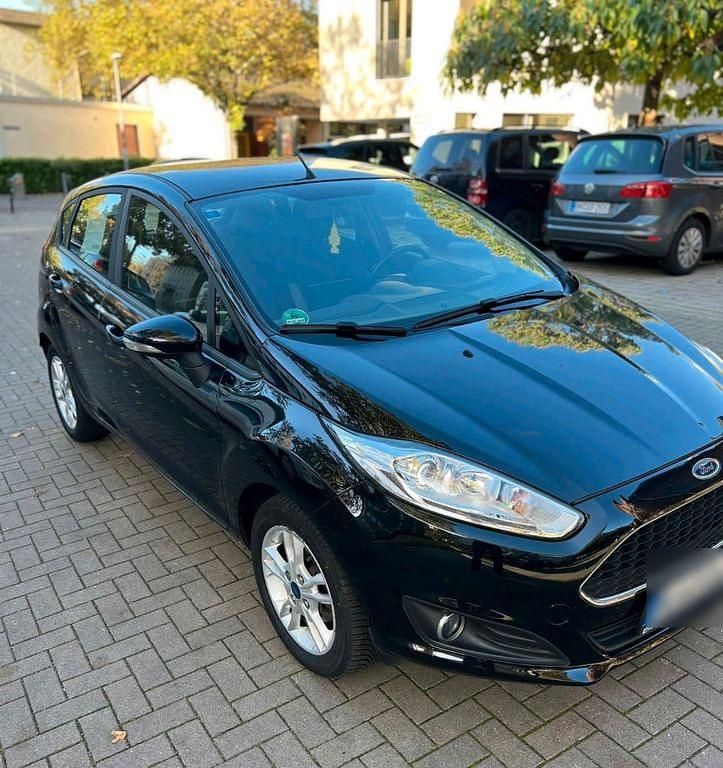 Gebraucht Ford Fiesta SYNC Edition 80 PS (58 kW) 2016 Schwarz Limousine