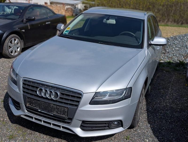 Second-hand Audi A4 Attraction 120 CP (88 kW) 2010 Gri Break