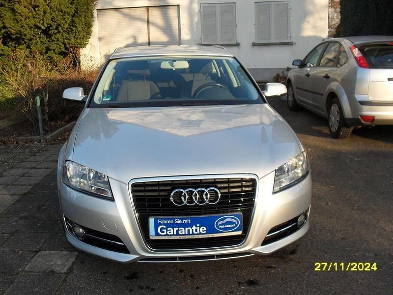Silber Gebraucht 2012 Audi A3 Attraction Limousine | 7.490 € (Fairer Preis) - Bild 1/4