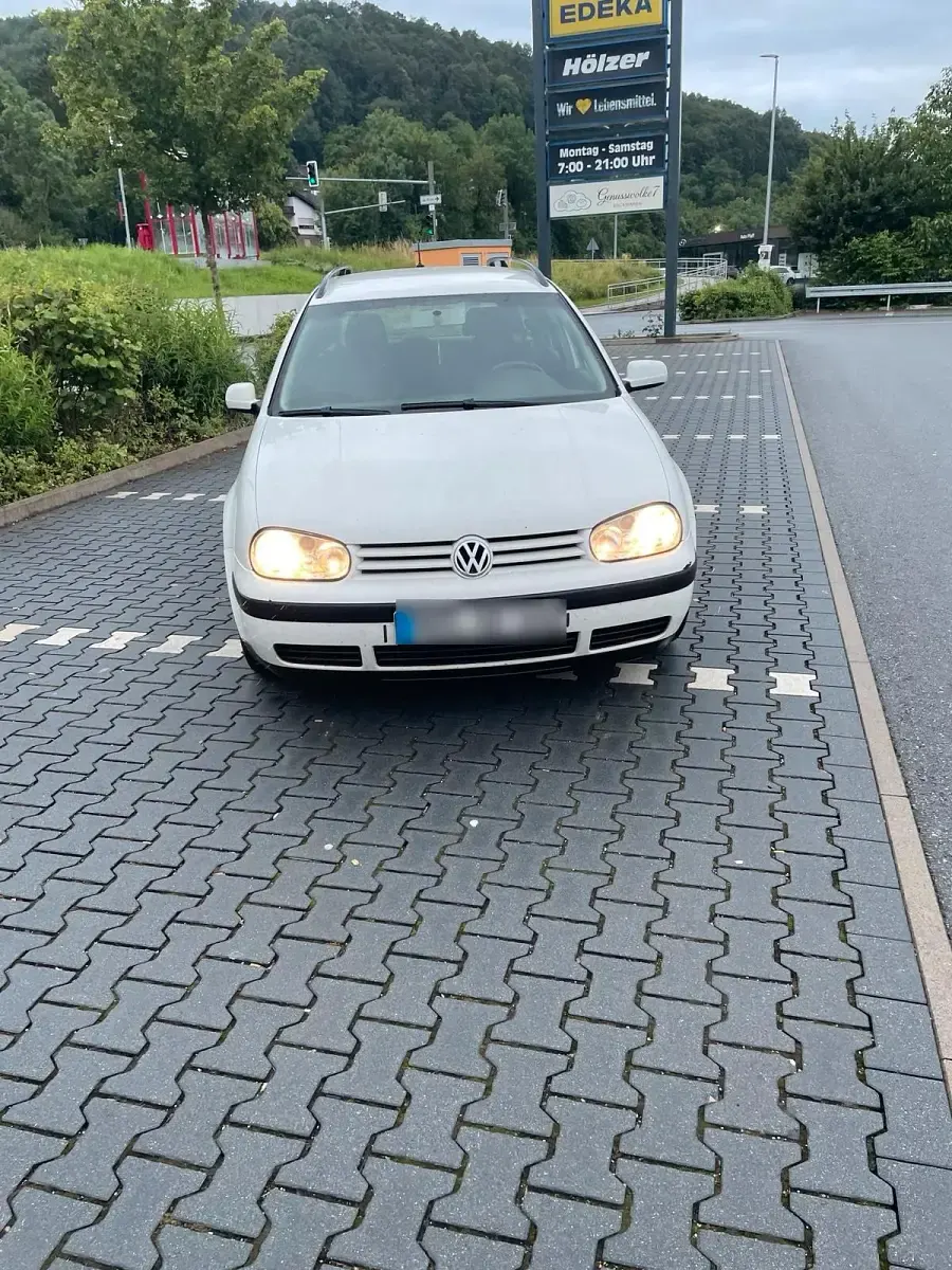 Gebraucht VW Golf IV 101 PS (74 kW) 2004 Weiß Kombi