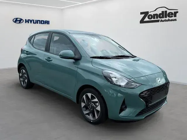 Gebraucht Hyundai i10 Trend 79 PS (58 kW) 2025 Grau Kleinwagen