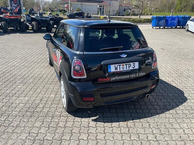 Second-hand Mini Cooper 98 CP (72 kW) 2011 Negru Hatchback