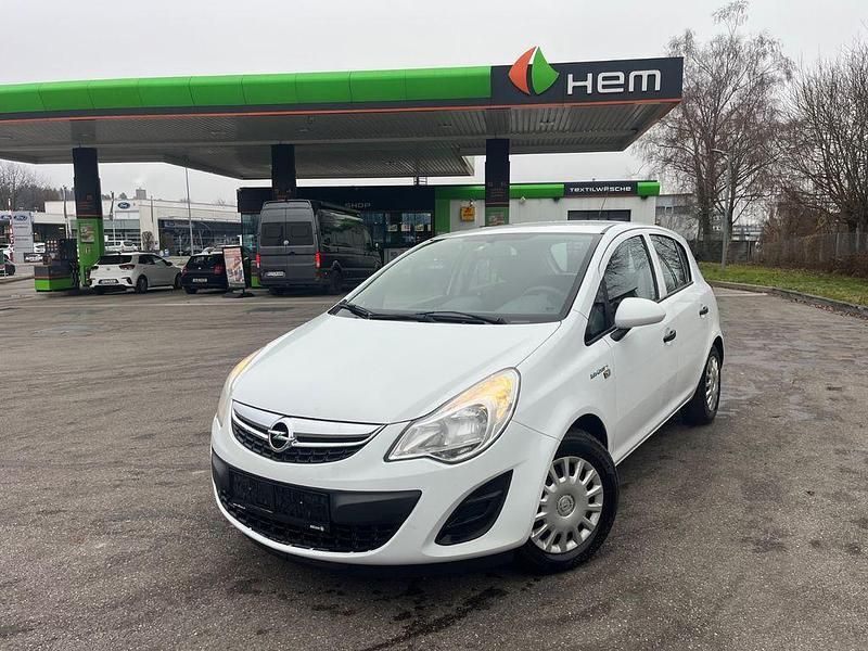 Weiß Gebraucht 2013 Opel Corsa Selection Limousine | 3.999 € (Fairer Preis) - Bild 1/4