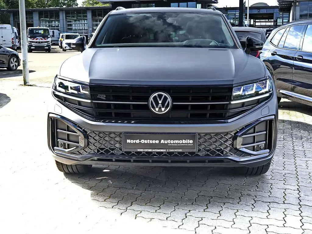 Gebraucht VW Touareg R-line 286 PS (210 kW) 2024 Grau SUV