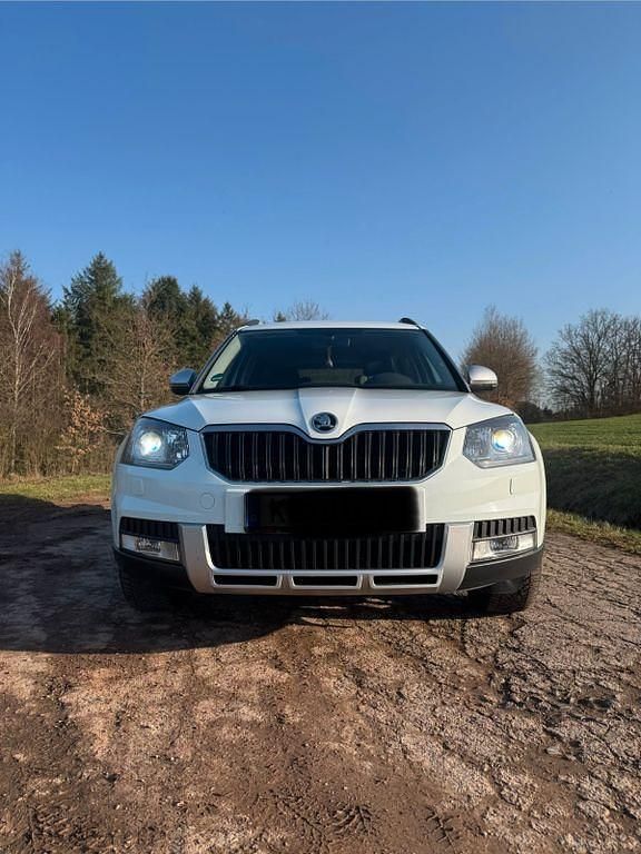 Gebraucht Skoda Yeti Ambition 150 PS (110 kW) 2016 Weiß SUV