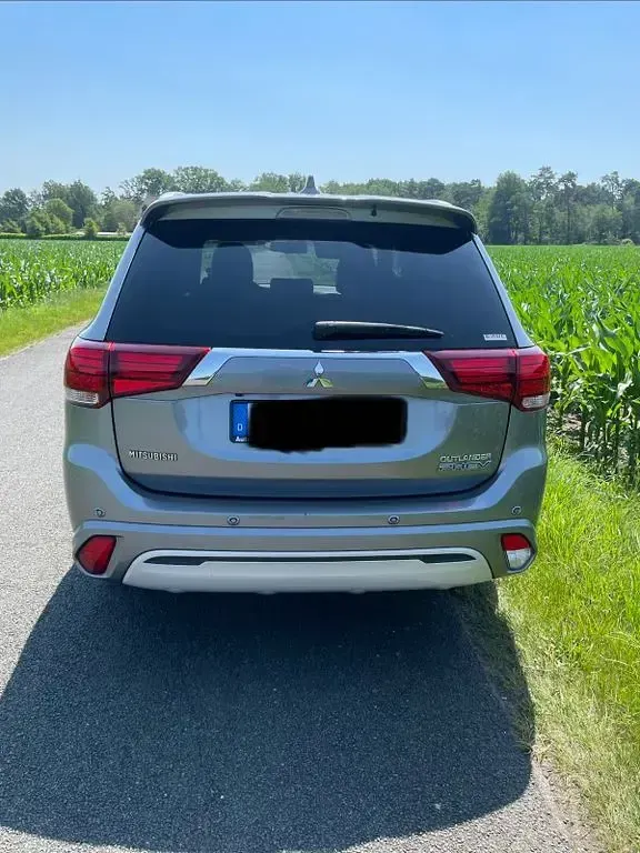 Gebraucht Mitsubishi Outlander P-HEV Plus 224 PS (164 kW) 2019 Grau SUV