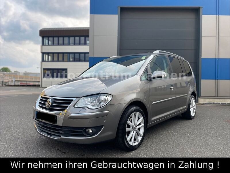 Grau Gebraucht 2008 VW Touran Highline Van / Kleinbus | 4.999 € (Fairer Preis) - Bild 1/4