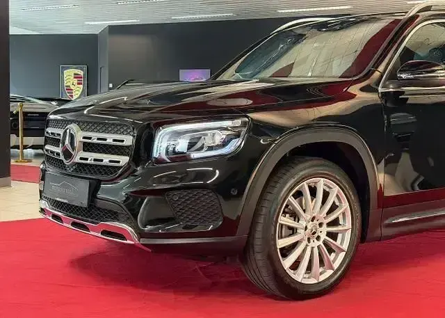 Gebraucht Mercedes GLB200 Business 150 PS (110 kW) 2022 Kosmosschwarz  metallicla (metallic) SUV