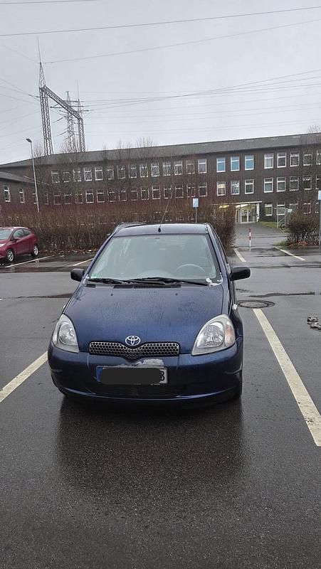 Blau Gebraucht 2001 Toyota Yaris Kleinwagen | 2.200 € (Fairer Preis) - Bild 1/4