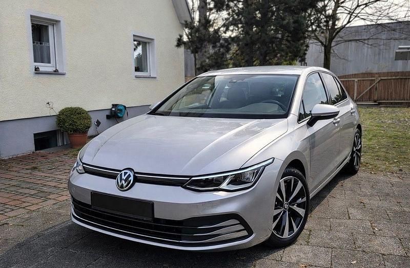 Gebraucht VW Golf VIII Move 2024 Silber Kleinwagen