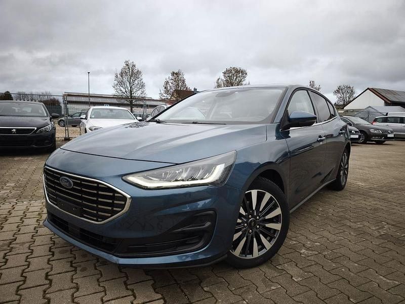 Gebraucht Ford Focus Titanium 125 PS (91 kW) 2023 Blau Limousine
