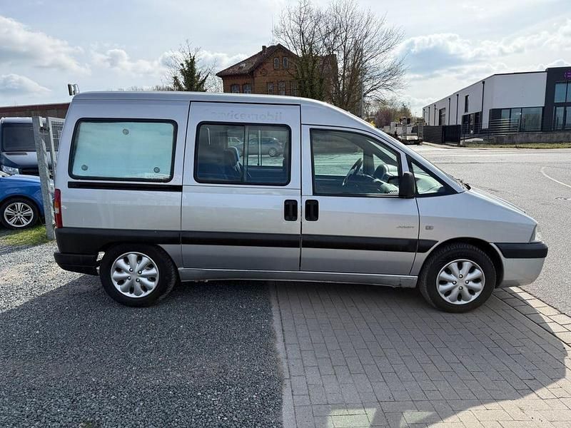 Second-hand Citroën Jumpy 109 CP (80 kW) 2006 Argintiu Monovolum