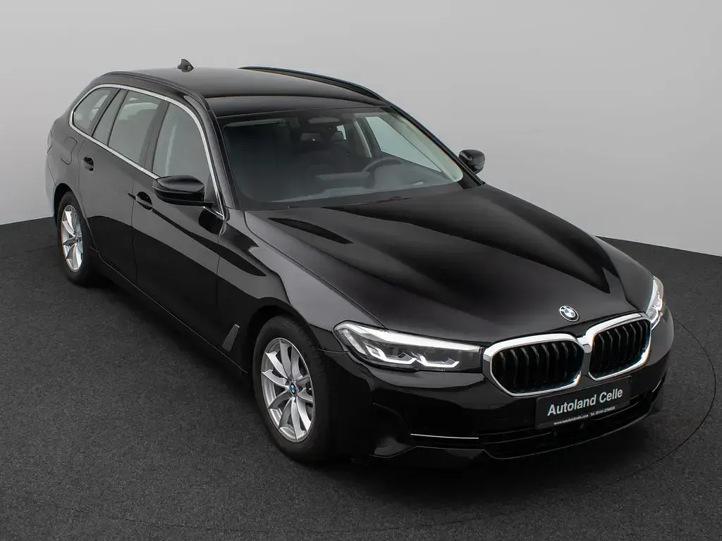 Gebraucht BMW 520 Sport Line 190 PS (139 kW) 2023 Schwarz 2668schwarz Limousine
