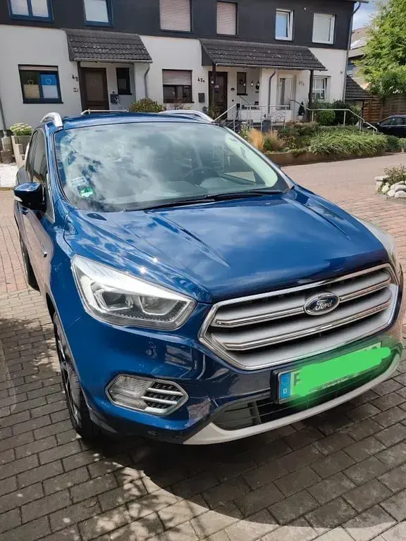 Gebraucht Ford Kuga Trend 120 PS (88 kW) 2018 Blau SUV