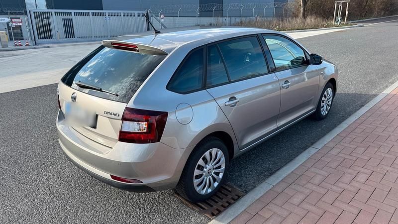 Gebraucht Skoda Rapid 95 PS (69 kW) 2017 Kleinwagen