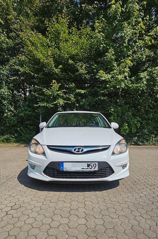 Gebraucht Hyundai i30 Edition+ 109 PS (80 kW) 2011 Weiß Kombi