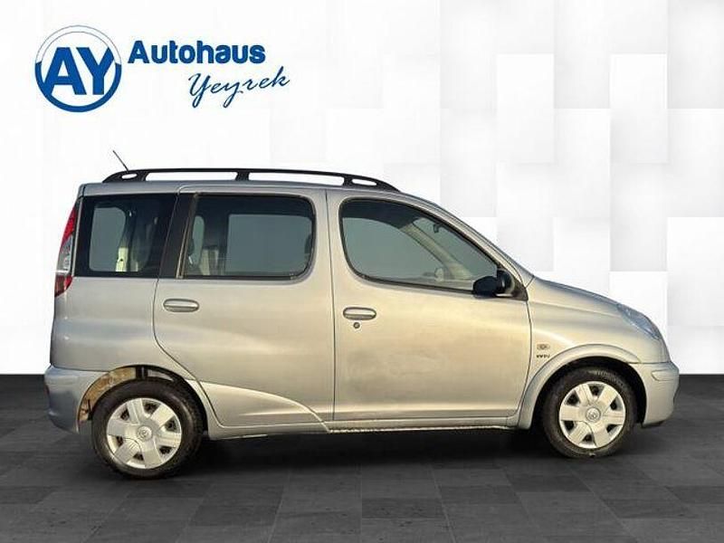 Gebraucht Toyota Yaris 67 PS (49 kW) 2006 Andere Limousine