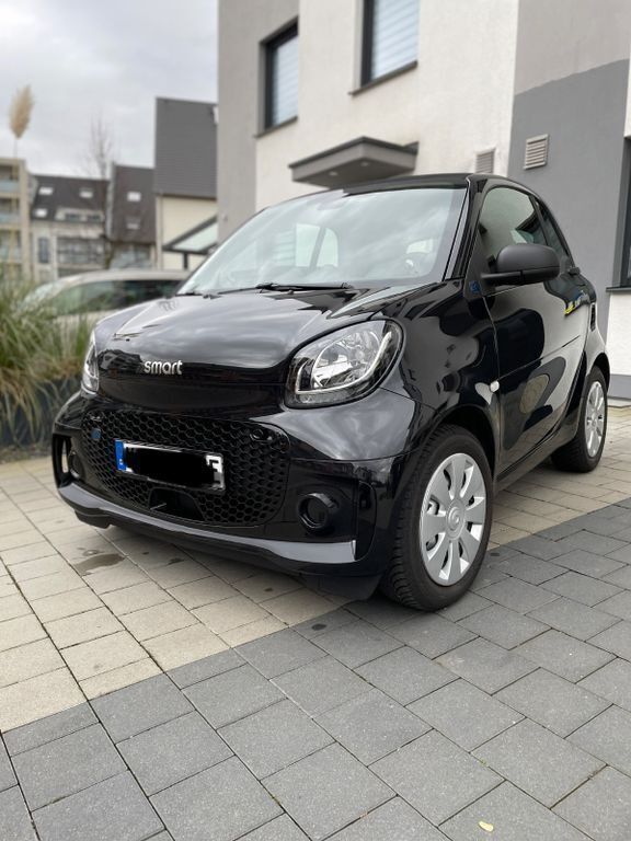 Schwarz Gebraucht 2021 Smart ForTwo Electric Drive Coupé | 12.899 € - Bild 1/4