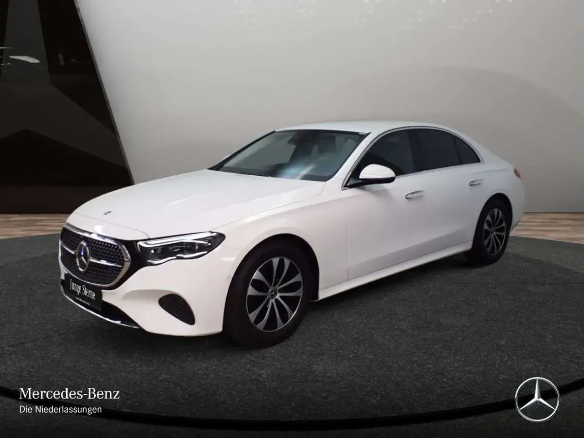 Gebraucht Mercedes E220 Advanced Plus 197 PS (144 kW) 2025 Weiß Limousine