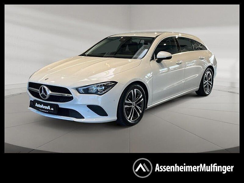Digitalweiss Gebraucht 2023 Mercedes CLA200 Shooting Brake Kombi | 31.930 € (Fairer Preis) - Bild 1/4