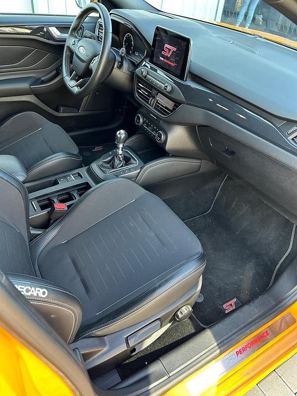 Gebraucht Ford Focus Performance Edition 280 PS (205 kW) 2020 Orange Limousine
