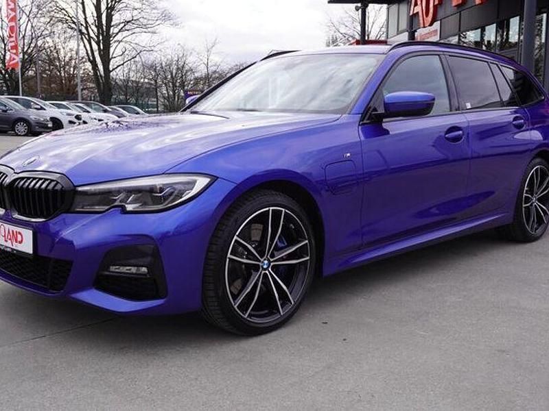 Gebraucht BMW 330e M Sport 252 PS (185 kW) 2021 Blau Kombi