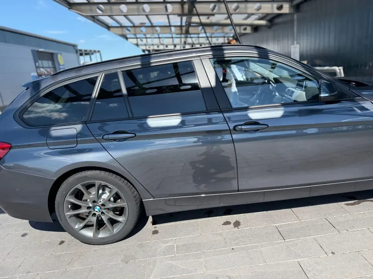 Gebraucht BMW 318 150 PS (110 kW) 2019 Grau Kombi