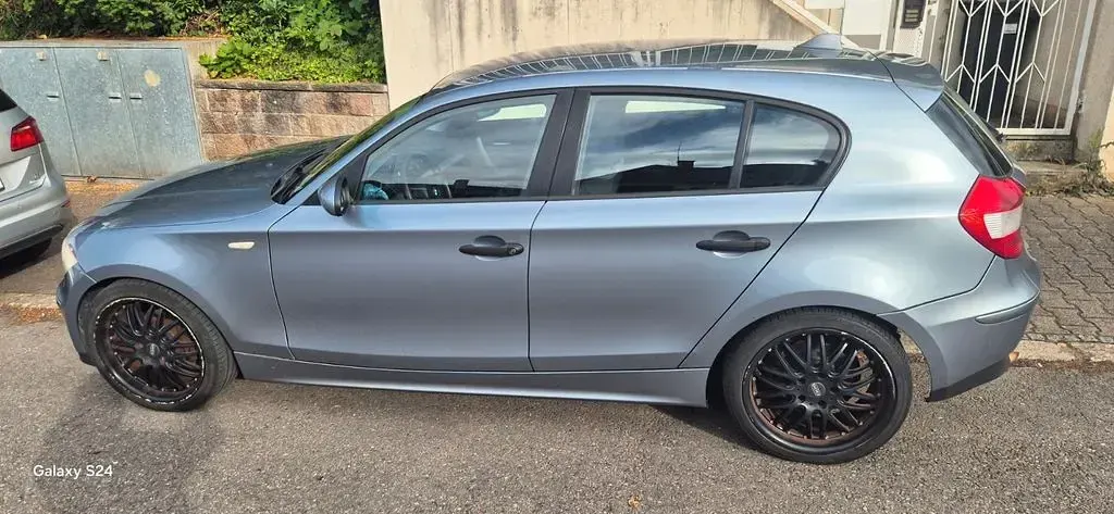 Gebraucht BMW 118 122 PS (89 kW) 2006 Grau Kleinwagen