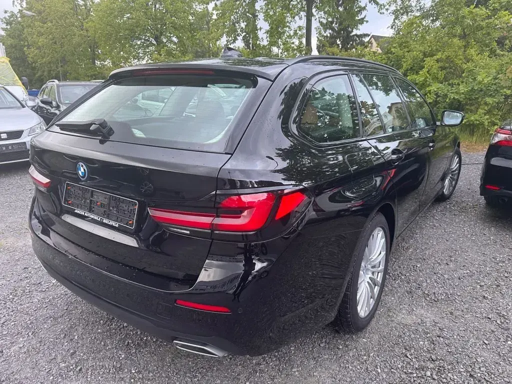 Używany BMW 520 Shadowline 163 KM (119 kW) 2022 Czarny Kombi