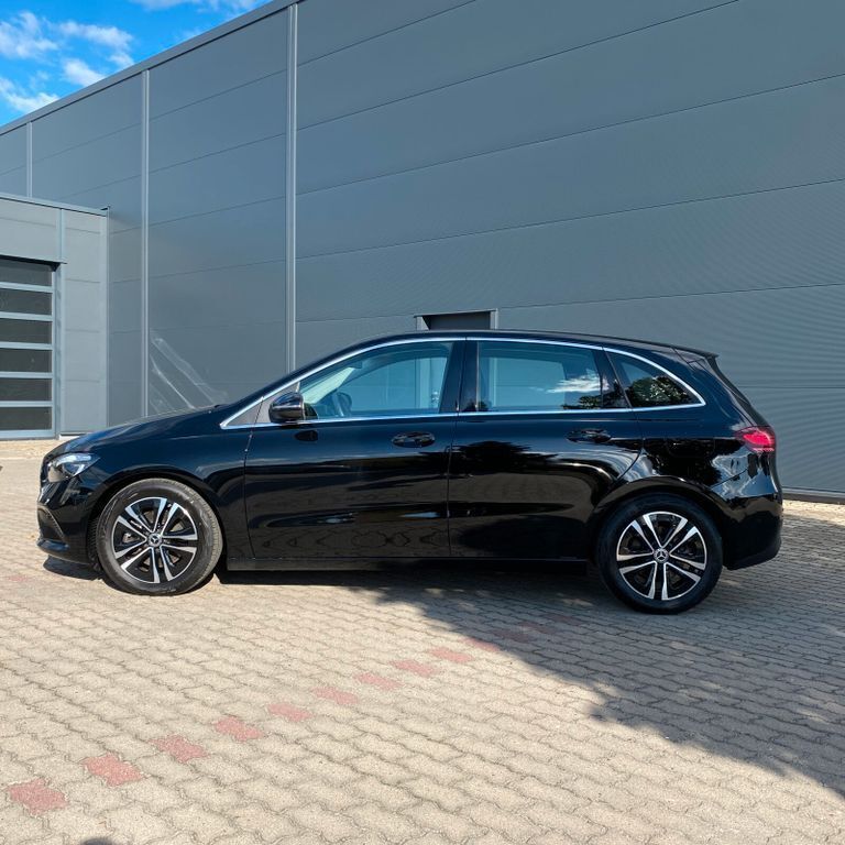 Gebraucht Mercedes B220 Progressive 190 PS (139 kW) 2023 Unilack nachtschwarz Kleinwagen