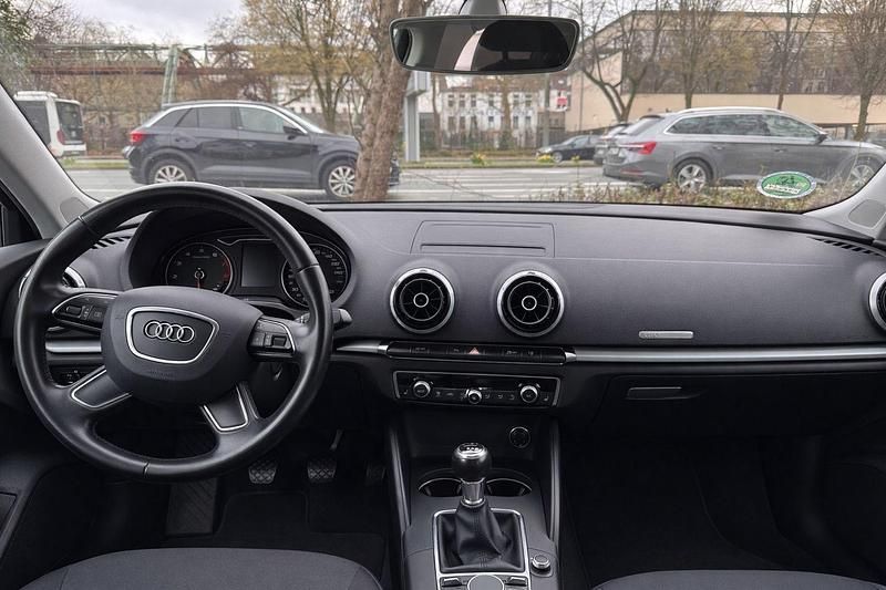 Gebraucht Audi A3 Attraction 125 PS (91 kW) 2016 Schwarz Limousine