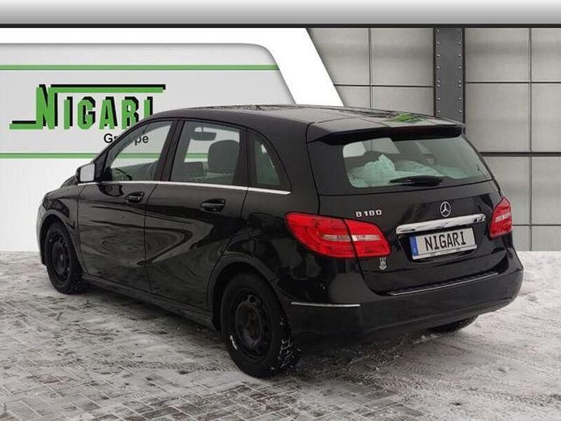 Gebraucht Mercedes B180 122 PS (89 kW) 2013 Schwarz Van / Kleinbus