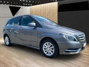 Gebraucht Mercedes B180 122 PS (89 kW) 2014 Grau Kleinwagen