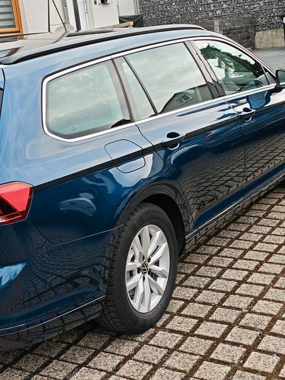 Gebraucht VW Passat 150 PS (110 kW) 2021 Blau Kombi
