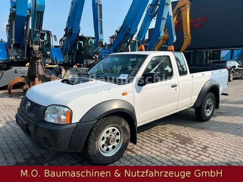 Weiß Gebraucht 2011 Nissan Navara Abholung | 11.781 € (Fairer Preis) - Bild 1/4