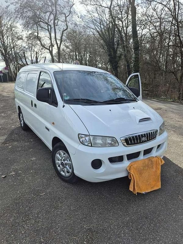 Gebraucht Hyundai H-1 140 PS (102 kW) 2008 Weiß Van / Kleinbus