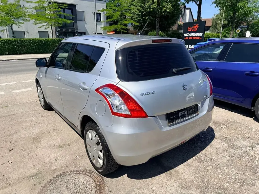 Gebraucht Suzuki Swift Club 94 PS (69 kW) 2011 Silber Kleinwagen
