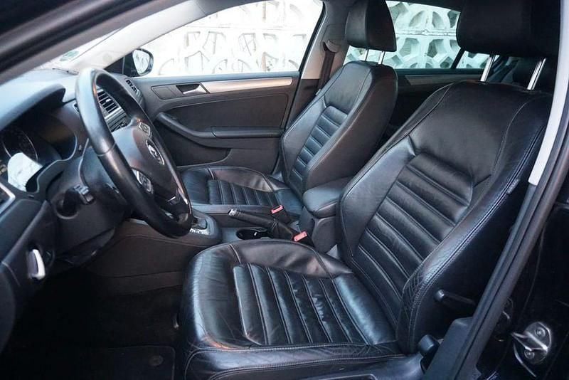 Gebraucht VW Jetta Highline 160 PS (117 kW) 2013 Schwarz Limousine