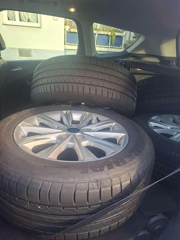 Gebraucht Ford Kuga Individual 150 PS (110 kW) 2015 Weiß SUV