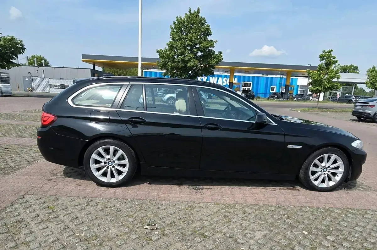 Usado BMW 530 330 CV (242 kW) 2012 Negro Familiar