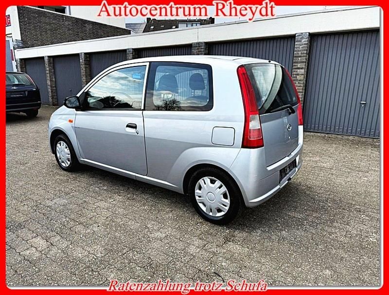 Gebraucht Daihatsu Cuore 58 PS (42 kW) 2006 Silber Kleinwagen