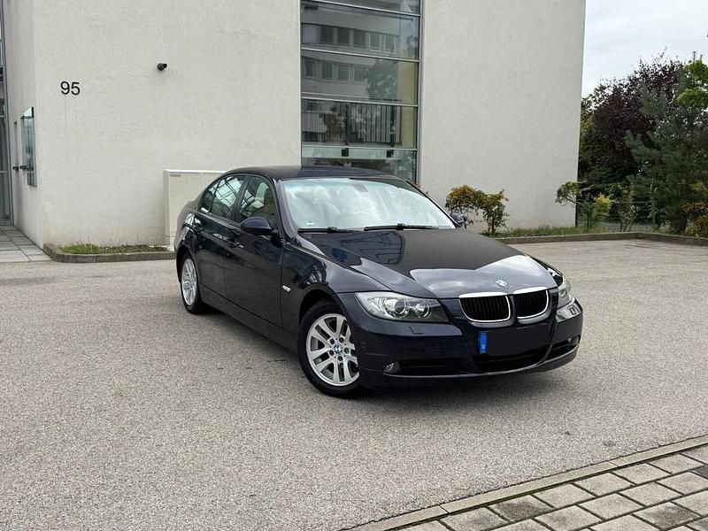 Blau Gebraucht 2007 BMW 318 Limousine | 3.850 € (Guter Preis) - Bild 1/4