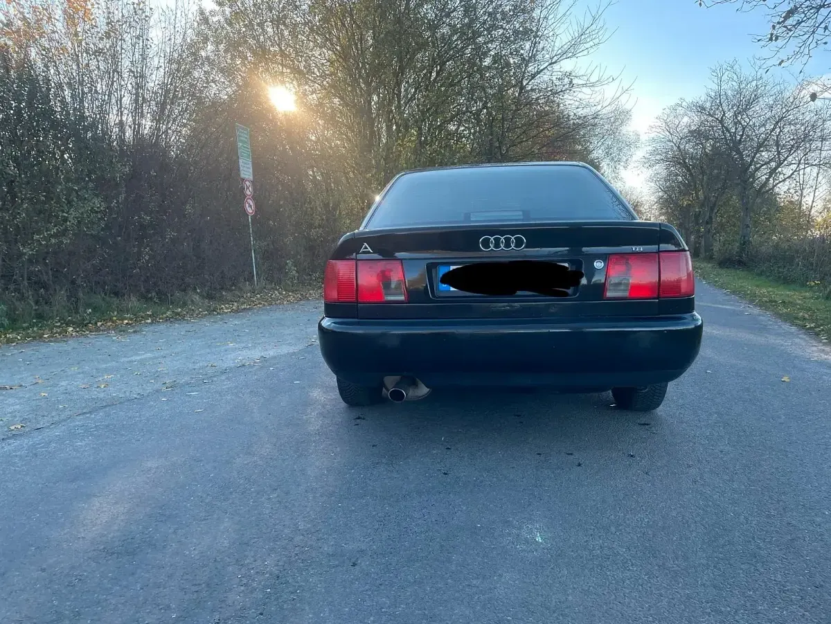 Gebraucht Audi A6 125 PS (91 kW) 1996 Schwarz Limousine