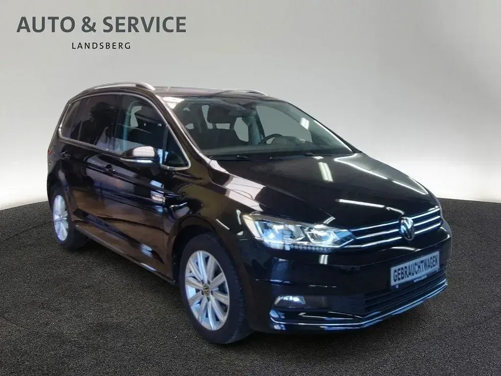 Gebraucht VW Touran Highline 150 PS (110 kW) 2023 Schwarz Van / Kleinbus