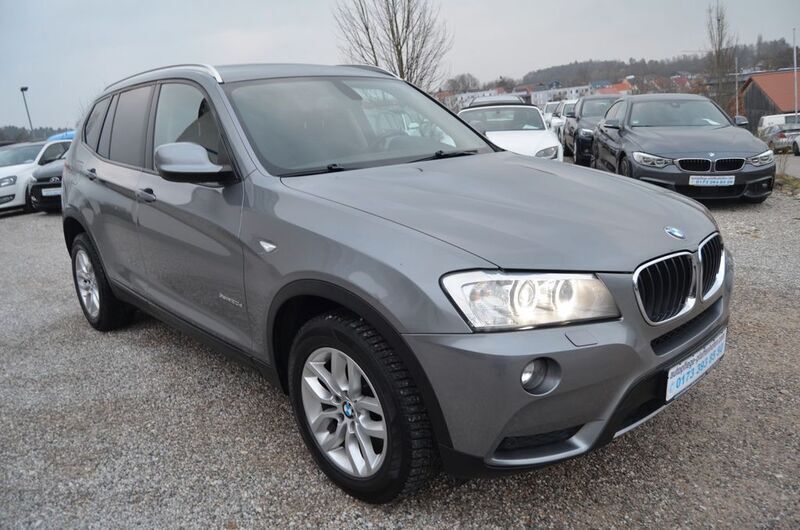 Grau Gebraucht 2011 BMW X3 SUV | 13.000 € (Fairer Preis) - Bild 1/4