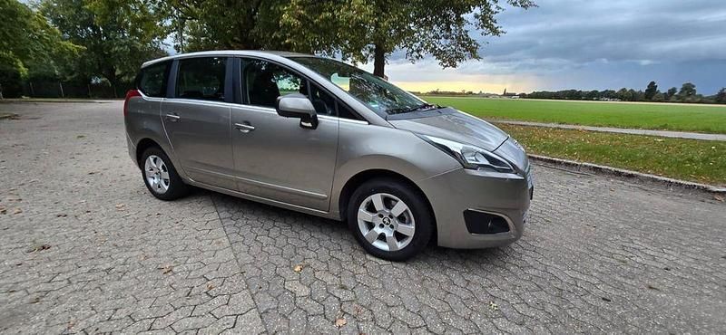 Gold Gebraucht 2016 Peugeot 5008 Allure SUV | 7.500 € (Teuer) - Bild 1/4