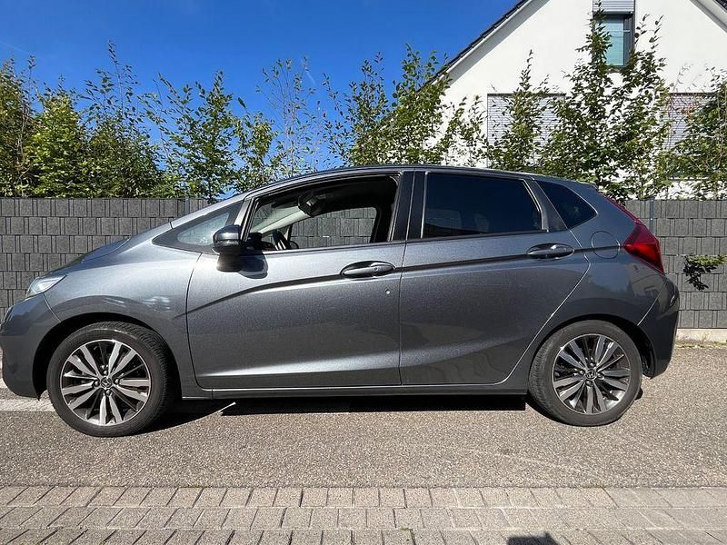 Grau Gebraucht 2017 Honda Jazz Elegance Kleinwagen | 12.699 € (Fairer Preis) - Bild 1/4