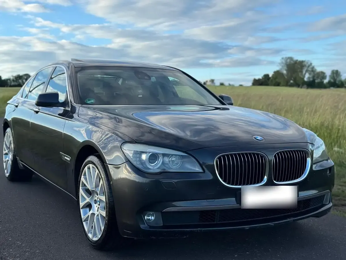 Gebraucht BMW 730 330 PS (242 kW) 2009 Grau Limousine