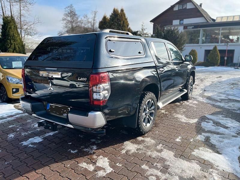 Gebraucht Mitsubishi L200 Top 150 PS (110 kW) 2020 Schwarz Pickup
