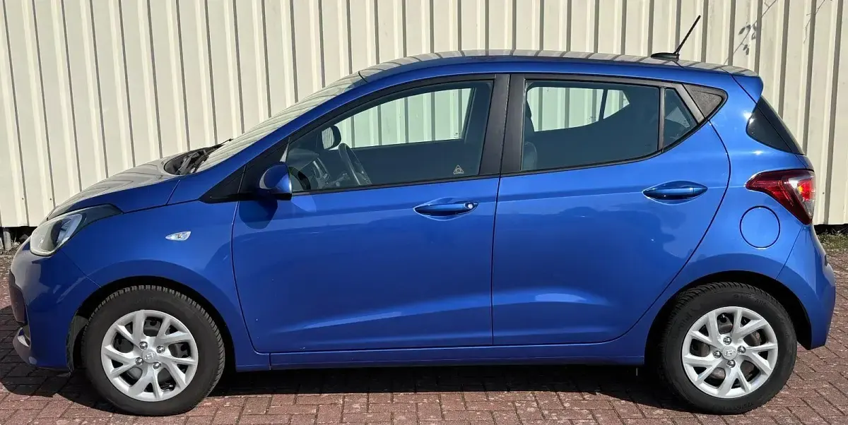 Gebraucht Hyundai i10 Trend 67 PS (49 kW) 2020 Blau Kleinwagen